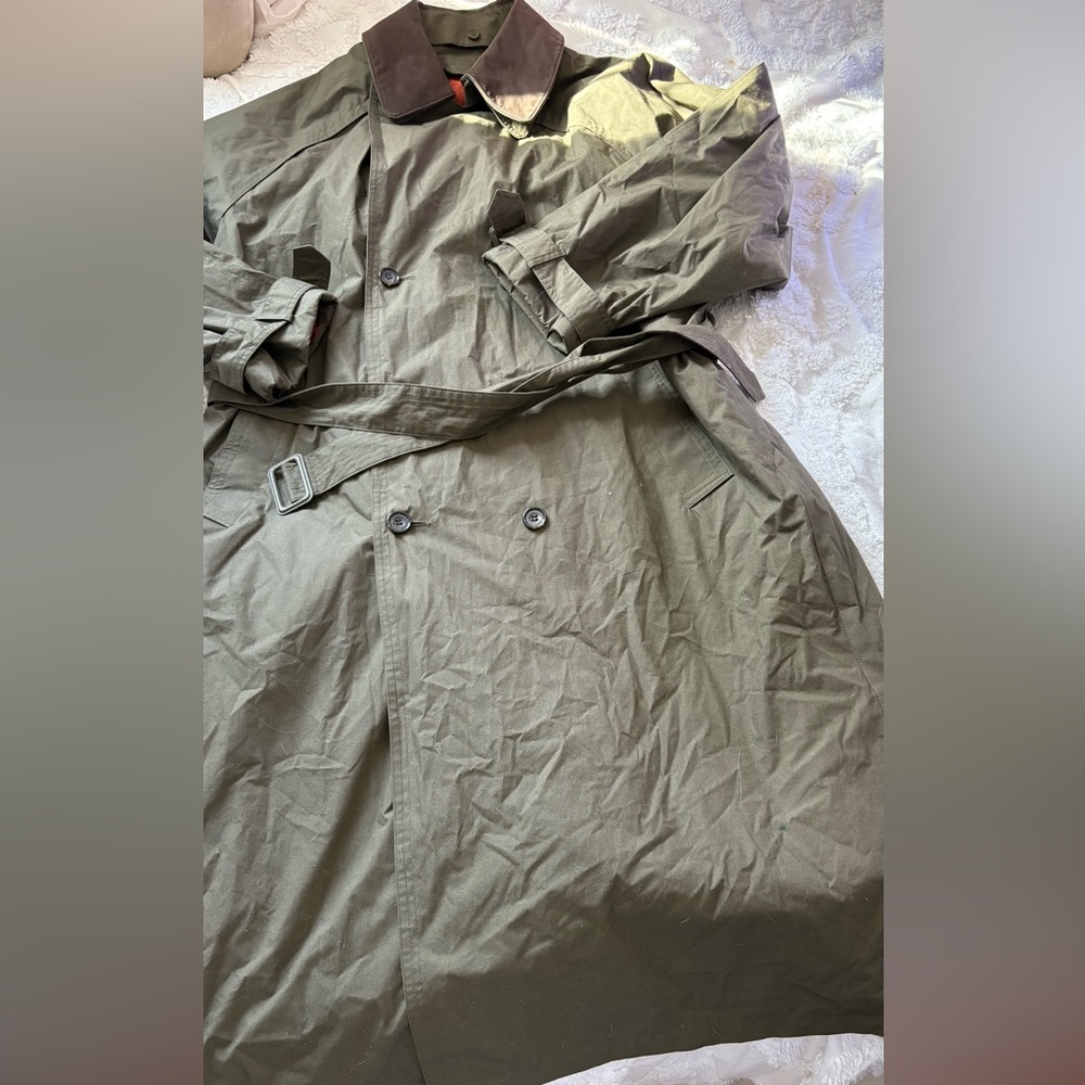 Vintage London Fog Men’s Trench Cost with Suede collar